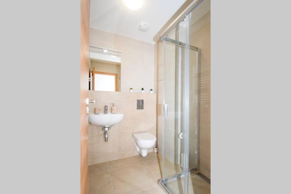 Lipnoport Lakeside Apartment ลิปโนนัดเวิลตาวู ภายนอก รูปภาพ